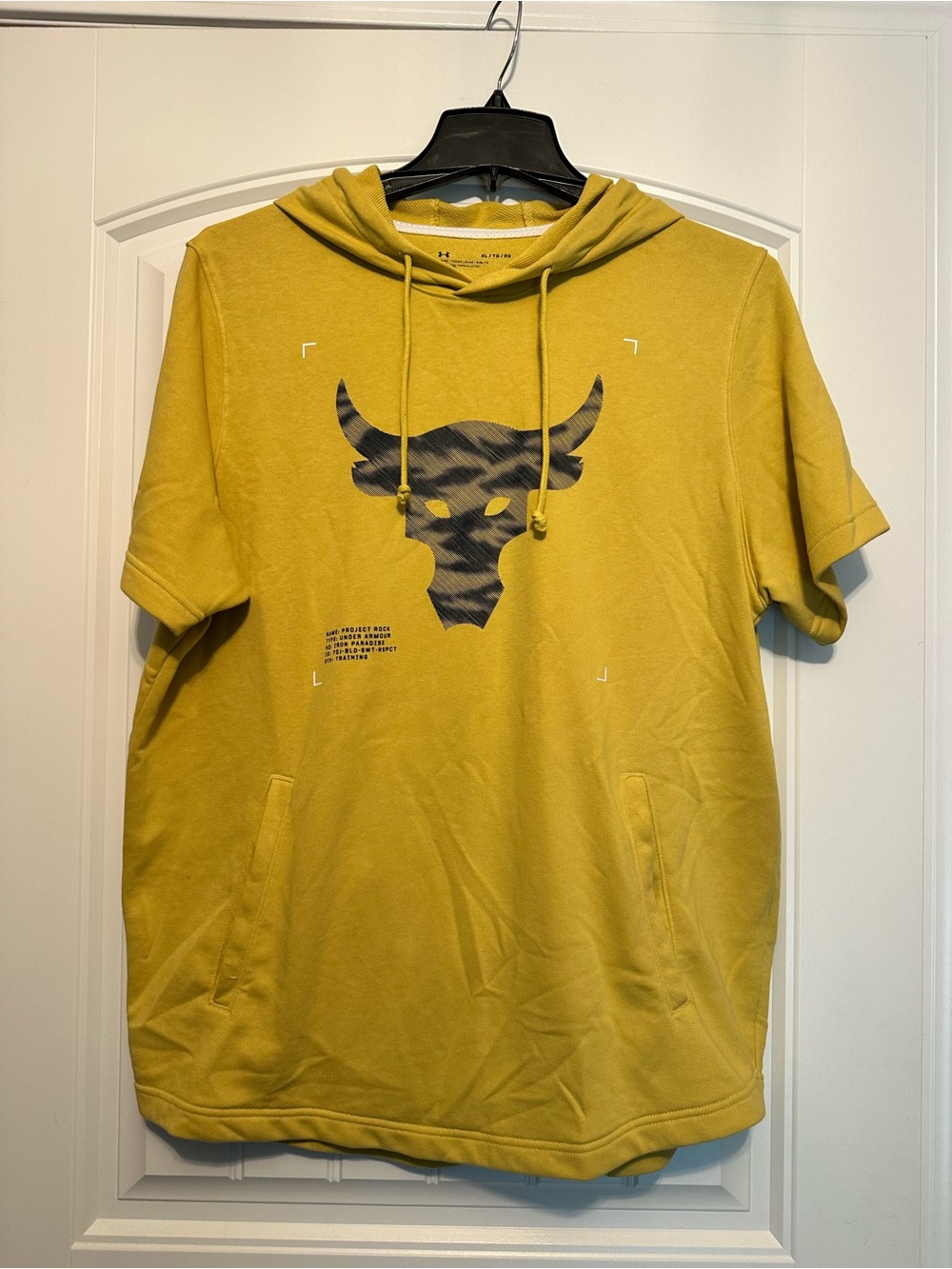 Under Armour Men’s Yellow Short Sleeve Hoodie with Bull Graphic